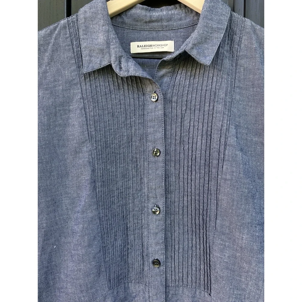Raleigh Denim Workshop Tuxedo Shirt Sz M 100% Cotton Chambray Pleated Front USA - Picture 3 of 7